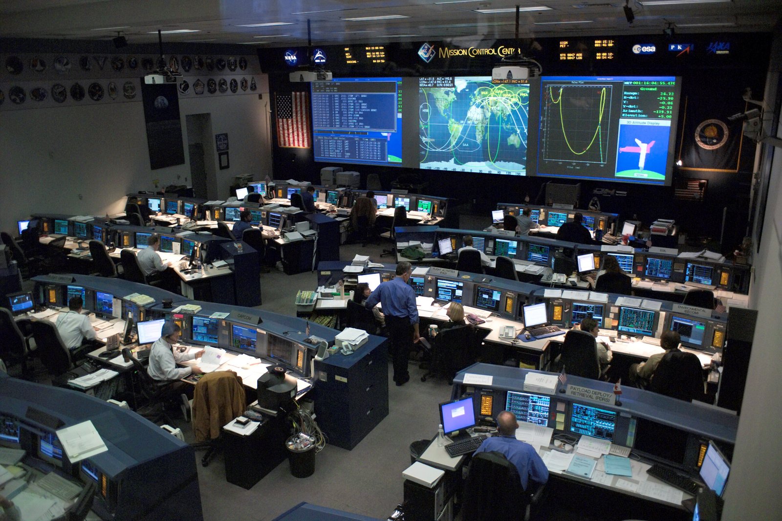 Overall view of the Shuttle (White) Flight Control Room (WFCR) in Johnson Space Center’s Mission Control Center (MCC)